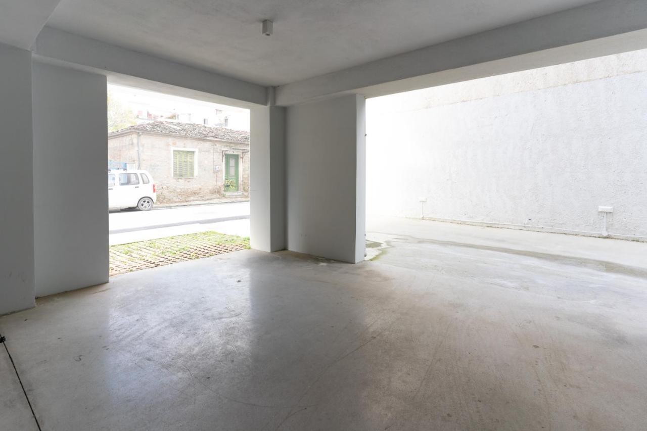 טריקלה Olina'S Luxury Apartment מראה חיצוני תמונה